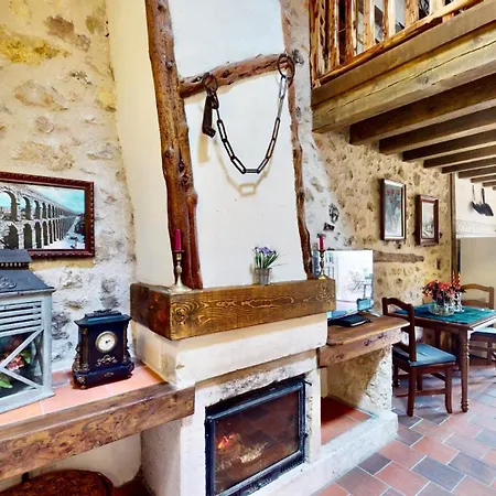 La Fuente Del Fresno Caballar